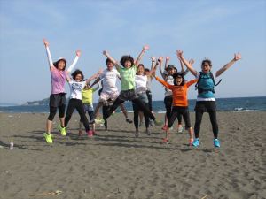 湘南ラン参加メンバーでジャンプ!