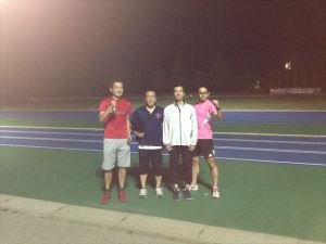 ↑初の集合写真！ （左から朝倉、初参加Ｍ氏、Ｈ氏、三宅）