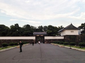 桜田門到着、１周5km終了です！