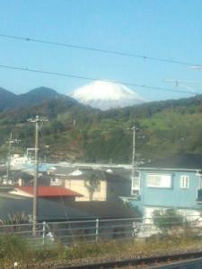 早くも富士山がくっきりと！雲一つない快晴に早くもワクワク。